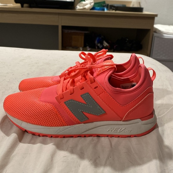 New balance orange new never wore - Picture 2 of 4